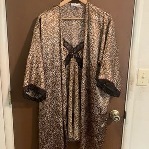 Like New Gilligan & O’Malley cheetah print nightgown set
